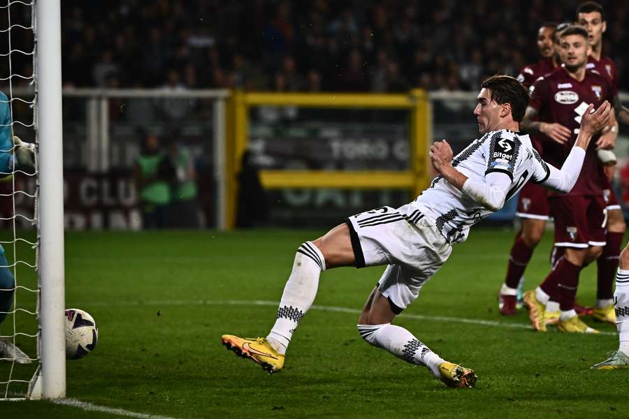 Juve vence dérbi contra Torino e interrompe sequência negativa