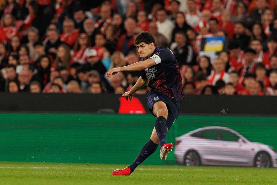 António Silva em ação no último jogo do Benfica