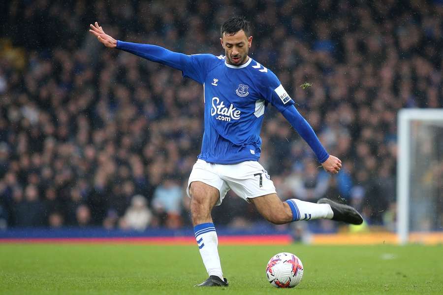 Dwight McNeil contre Brentford.