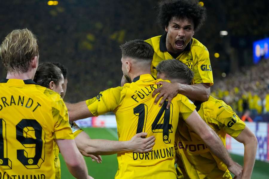 El Dortmund celebra el 1-0 de Füllkrug ante el PSG