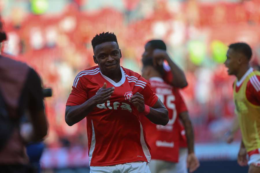 Carbonero e o gol do alívio colorado Carbonero e o gol do alívio colorado