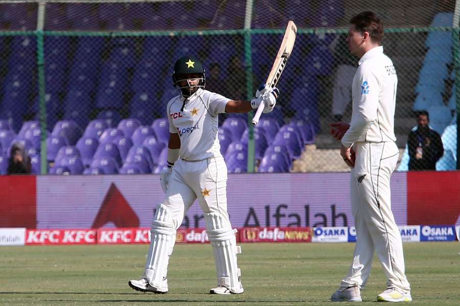 New Zealand fight back after Shakeel's maiden century in second Test