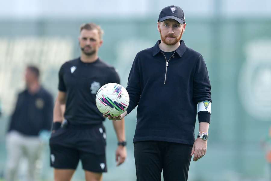 Ian Cathro diz que Sporting “é um exemplo” para o Estoril