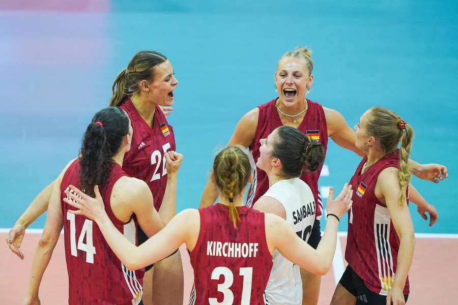 Die deutschen Damen im Four Nations Cup.