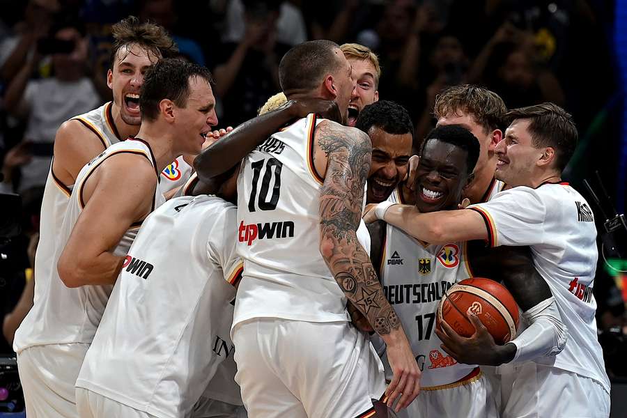 Die deutsche Nationalmannschaft krönte sich in Manila erstmals zum Weltmeister.