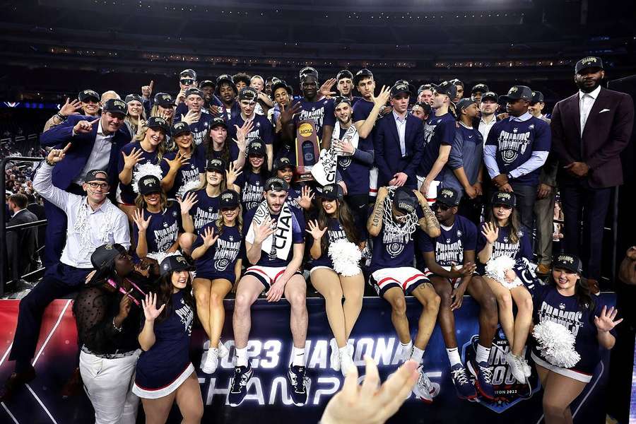 Les Huskies après leur titre.