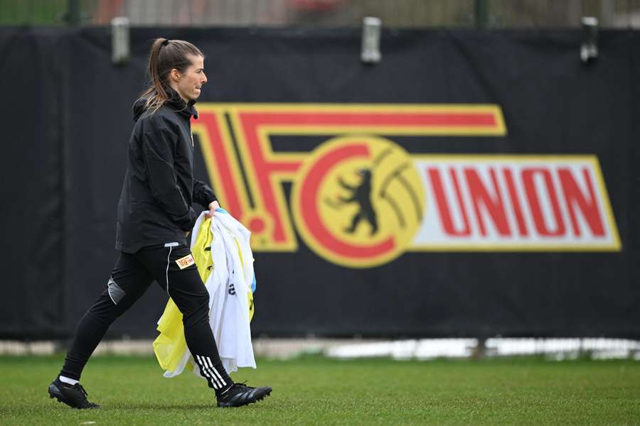 Eta bei ihrer ersten Trainingseinheit als Unions Cheftrainerin