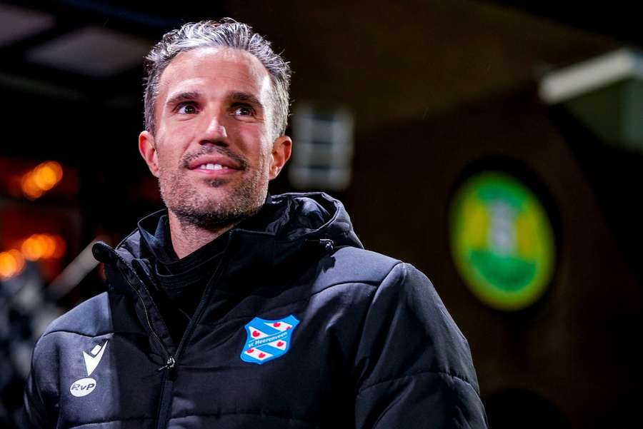 Robin van Persie has left sc Heerenveen in the middle of his first season in charge of the club