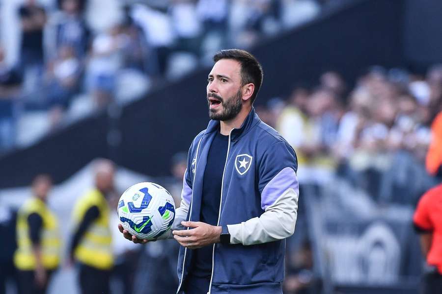 Davide Ancelotti kończy pracę na ławce Botafogo. Davide Ancelotti kończy pracę na ławce Botafogo.