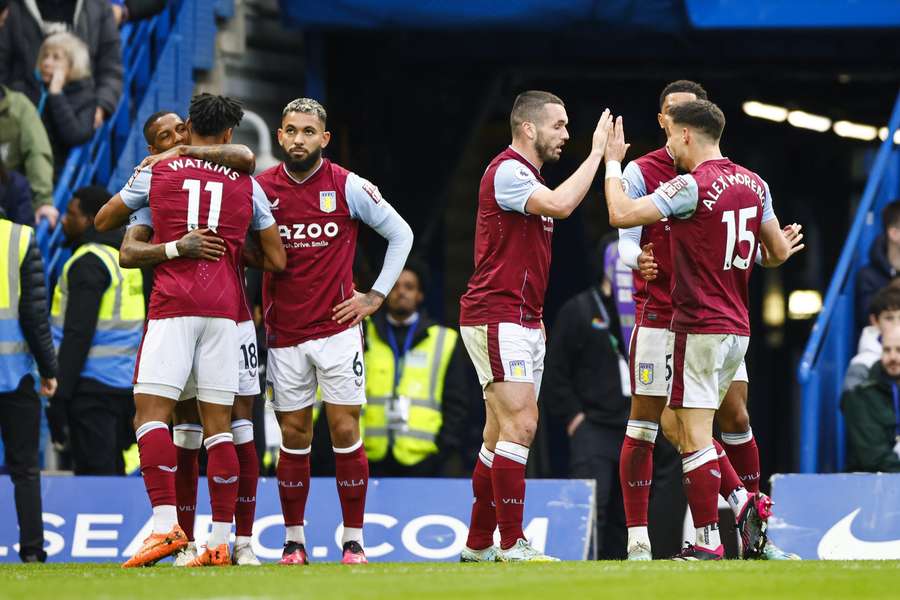 Aston Villa wint van Fulham en passeert Spurs op ranglijst