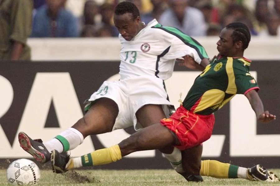 Tijani Babangida en un partido con Nigeria