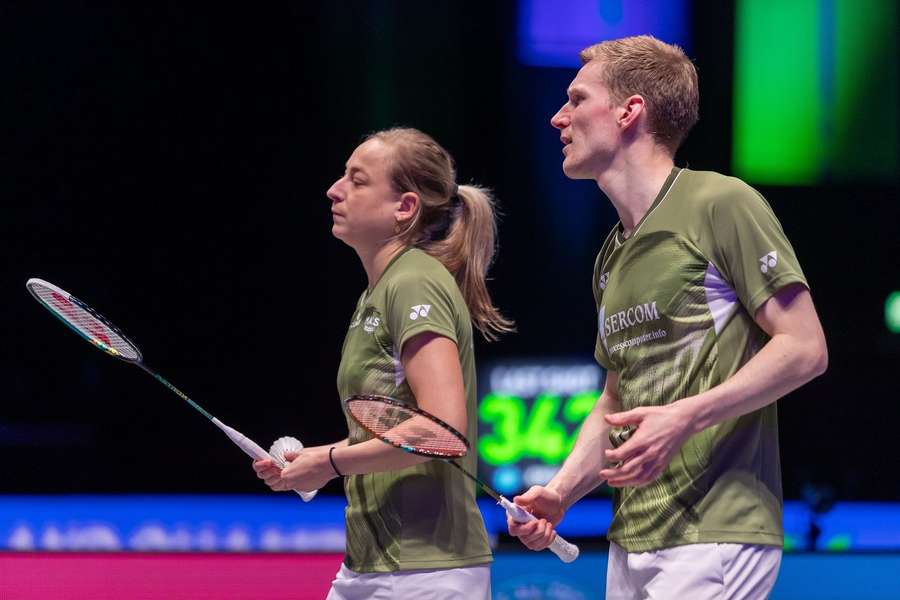 Robin Tabeling en Selena Piek strandden in de halve finale van het EK badminton