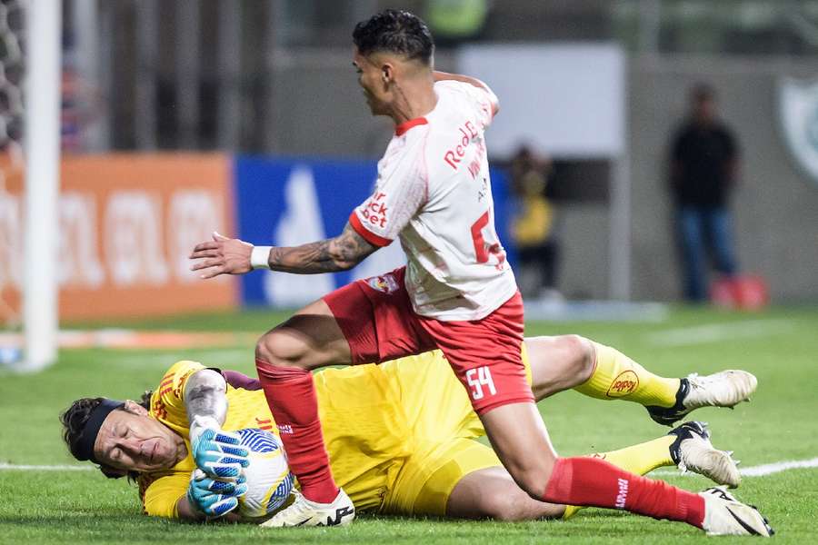 Cássio vinha treinando há praticamente dois meses no Cruzeiro