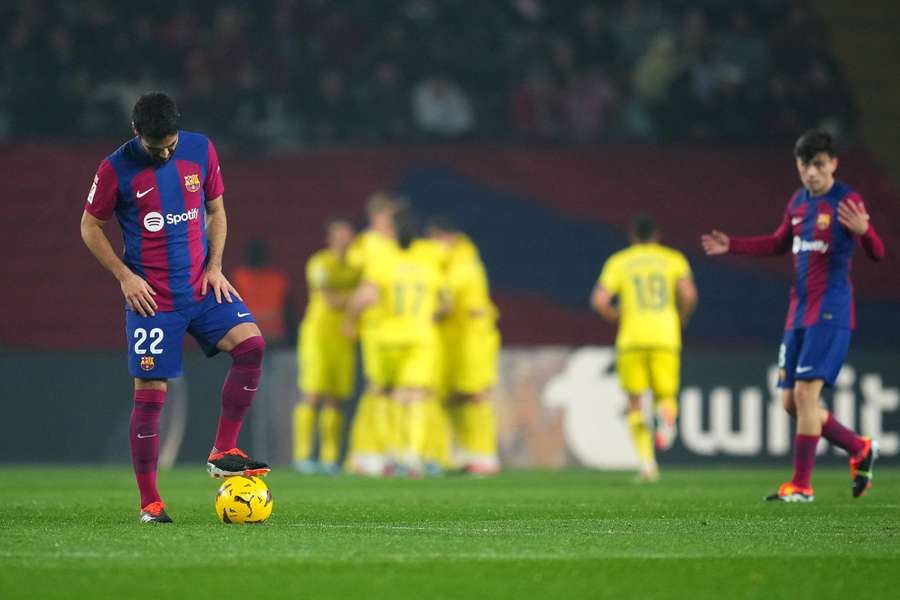 O Barcelona perdeu contra o Villarreal em casa.
