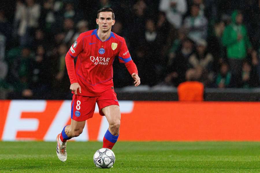 Agent admits PSG midfielder Ruiz targeting Real Betis return
