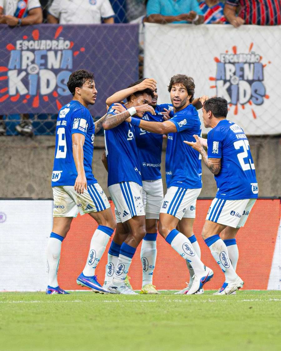 Cruzeiro venceu Bahia de virada na Fonte Nova