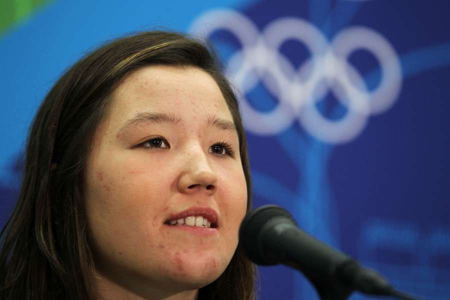 Callan Chythlook-Sifsof tijdens een persconferentie voorafgaand aan de Olympische Winterspelen in Vancouver 2010