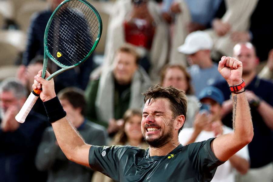 Wawrinka celebrates his win against old rival Murray
