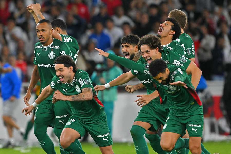 Jogadores do Palmeiras comemoram classificação pela Copa Libertadores.