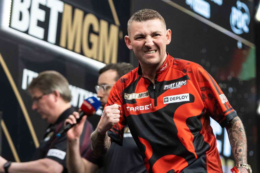 Nathan Aspinall triumphiert in Manchester.