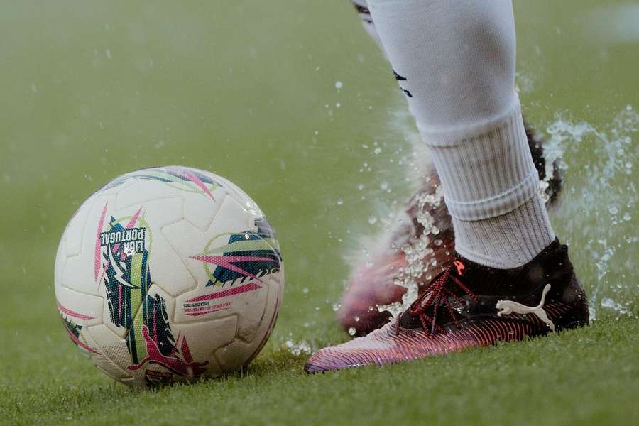 Jogo adiado devido ao mau tempo
