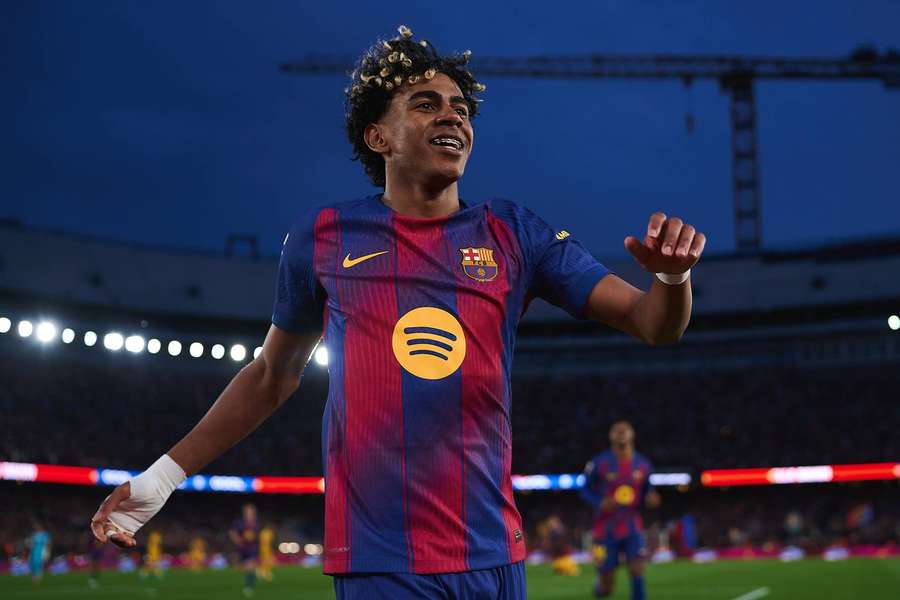 Lamine Yamal de Barcelone célèbre son but contre l’Espanyol