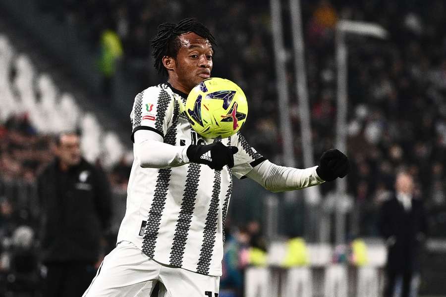 Juan Cuadrado în acțiune în timpul meciului cu Lazio