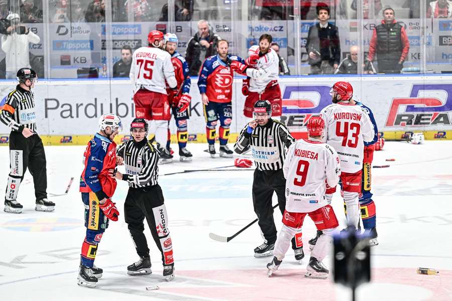 Závěrečná šarvátka ve druhém extraligovém finále.