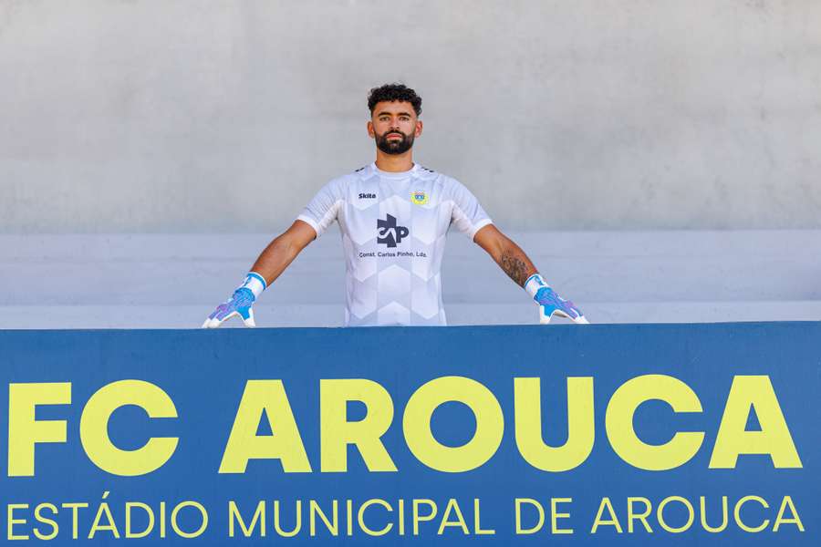 Martim Duarte assinou pelo Arouca até 2028