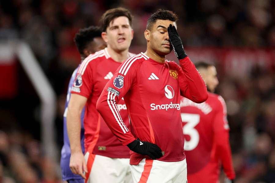 Casemiro e Maguire delusi dopo il gol subito dal Newcastle