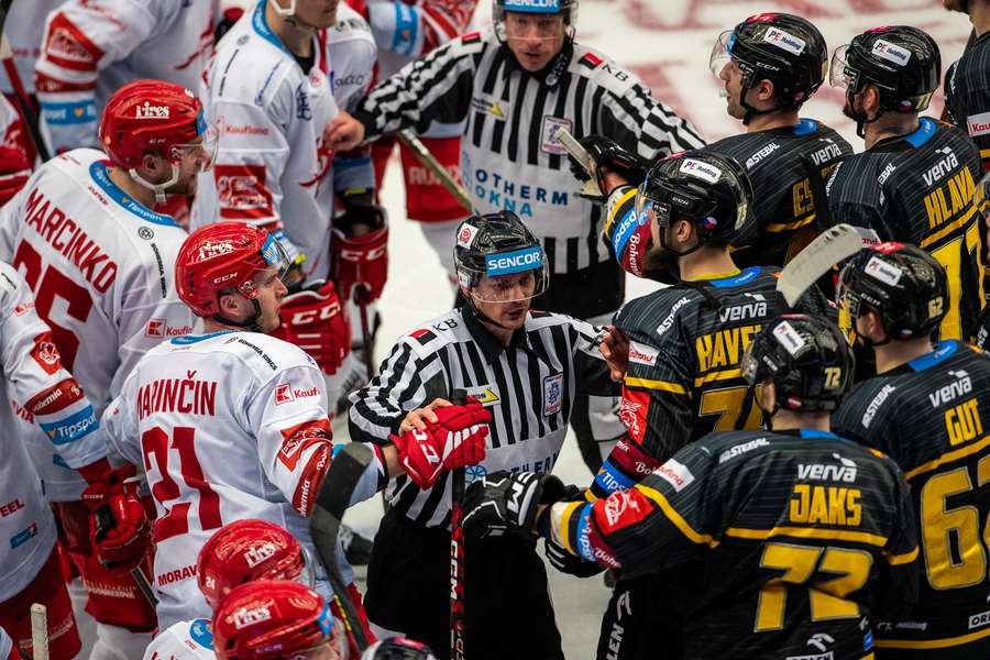 Série mezi Litvínovem a Třincem přinesla několik sporných rozhodnutí.