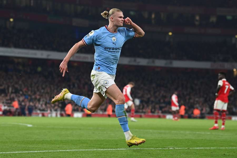 Erling Haaland jubler efter sin scoring i kampen mod Arsenal. Erling Haaland jubler efter sin scoring i kampen mod Arsenal.