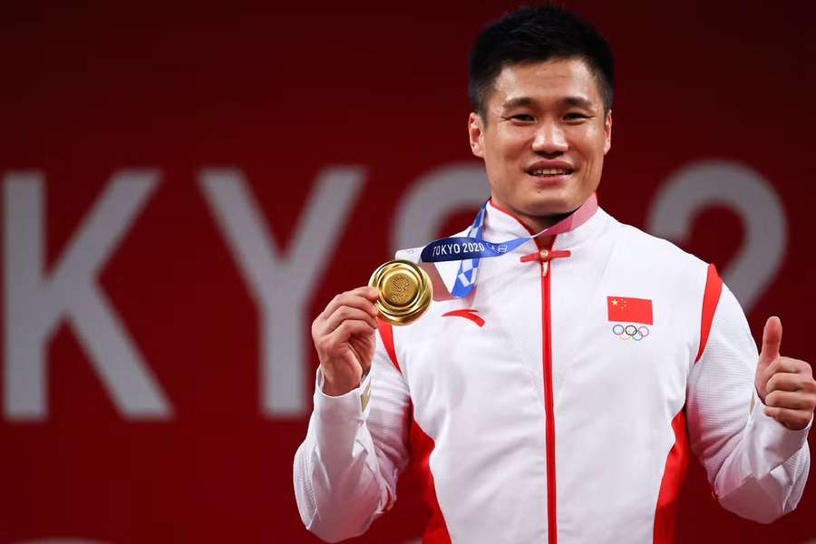 El campeón olímpico de halterofilia Xiaojun Liu, suspendido por dopaje