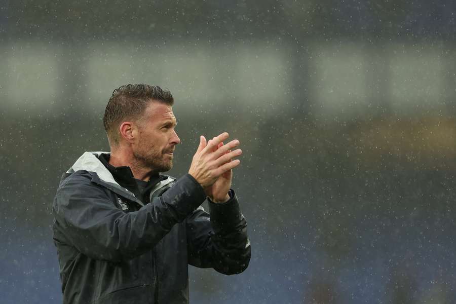 Rob Edwards, treinador do Luton Town, considera que a sua equipa está a melhorar a cada jogo