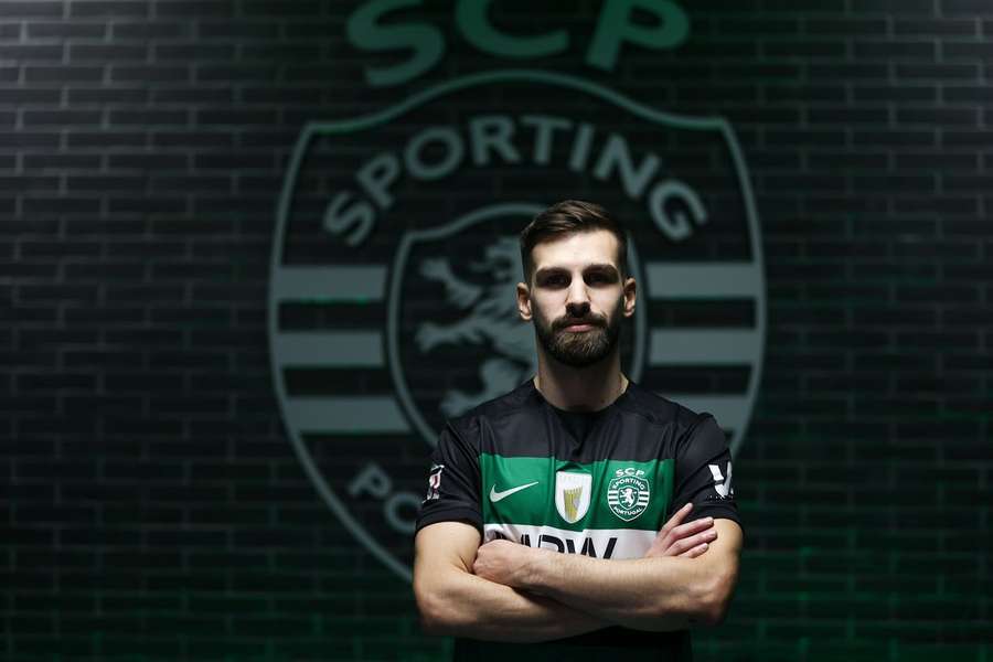 Rúben Freire assina pelo Sporting