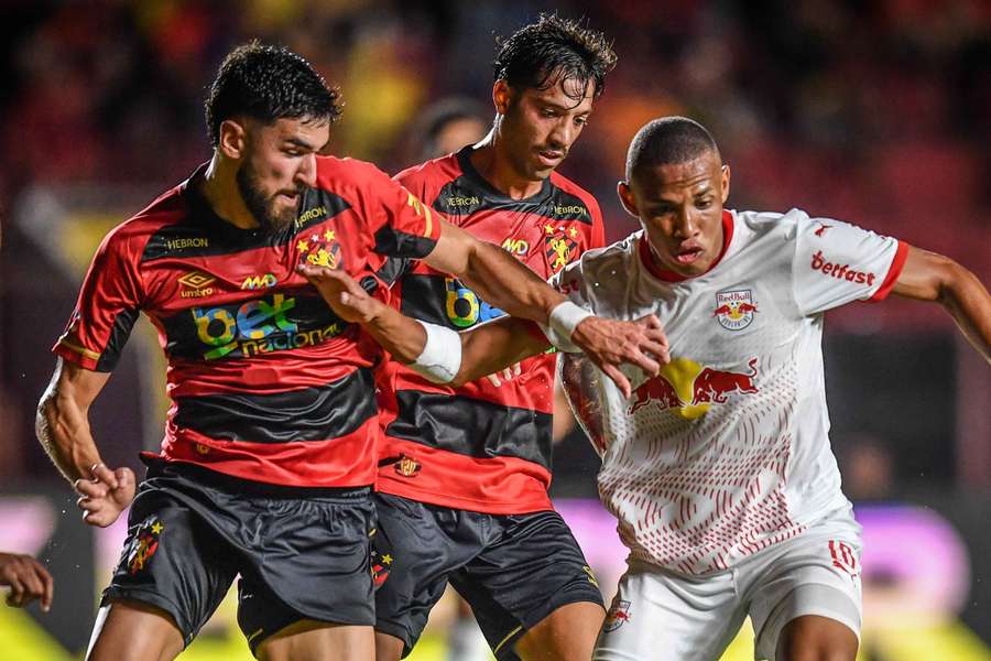 Red Bull Bragantino e Sport duelam neste domingo (14) pelo Brasileirão