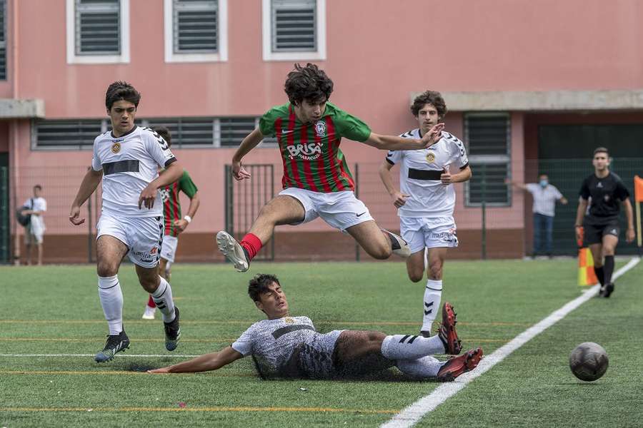 Episódio ocorreu num jogo de juvenis do Marítimo