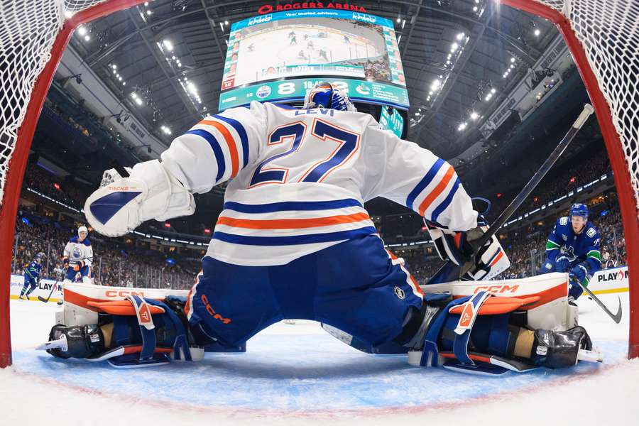 Damon Levi v brance Edmontonu. Damon Levi v brance Edmontonu.