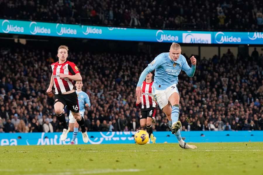 Manchester City slår Brentford og puster tophold i nakken