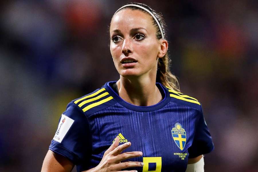 Kosovare Asllani, durante um jogo com a sua seleção nacional