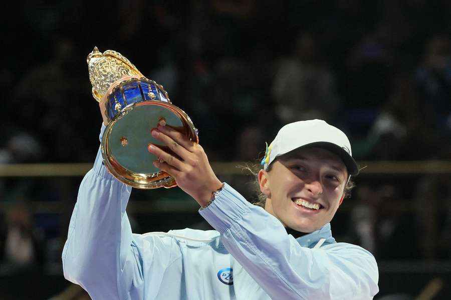La polaca Iga Swiatek sigue firme en la cima del tenis femenino tras ganar en Doha