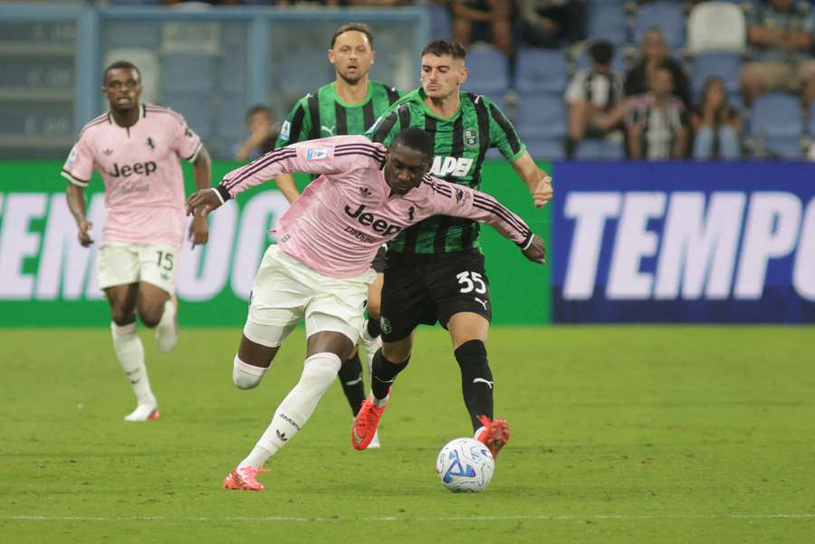 Kolo Muani in azione contro il Sassuolo Kolo Muani in azione contro il Sassuolo