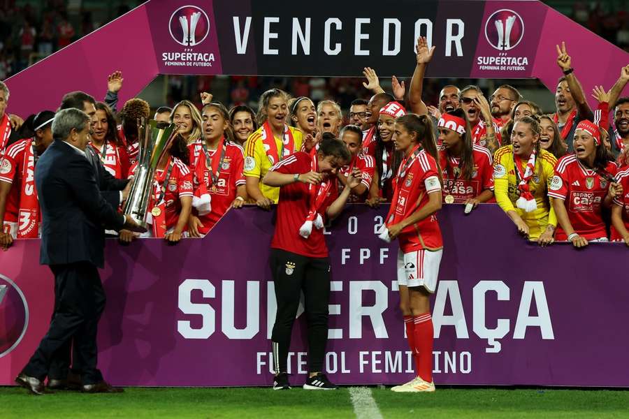 Benfica conquistou Supertaça