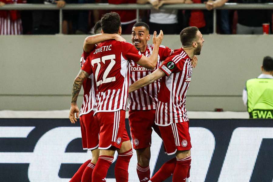 Olympiakos kon driemaal juichen