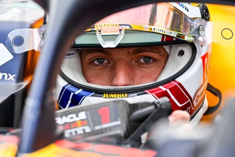 Max Verstappen de la Red Bull