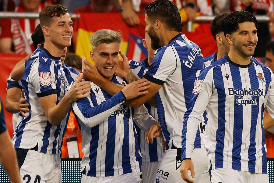 Barrenetxea (druhý zleva) se ve finále španělského poháru radoval už po 14 vteřinách.