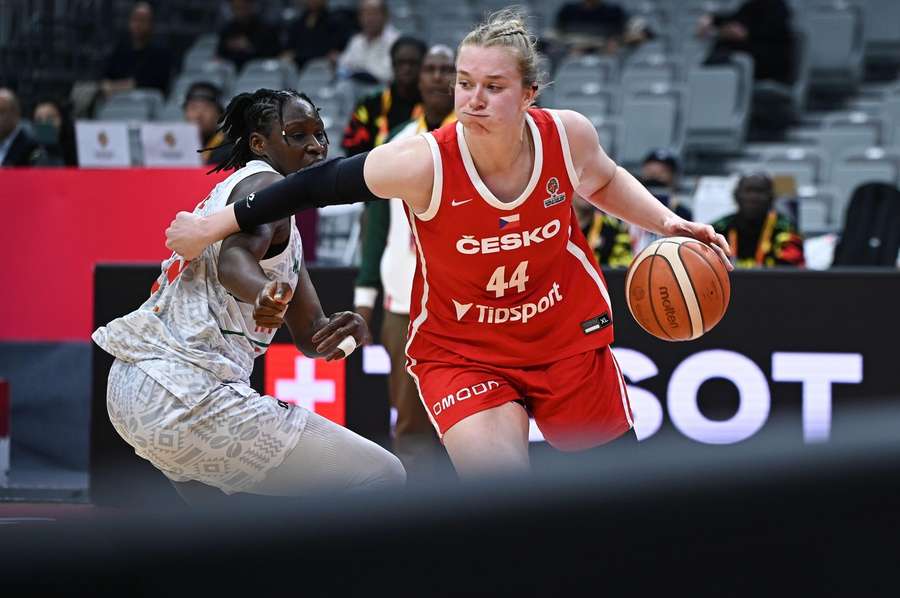 Reisingerová MS basketbalistek nestihne. Reisingerová MS basketbalistek nestihne.