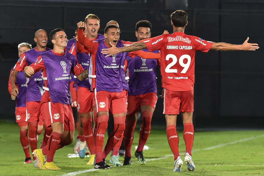 Juninho Capixaba celebra gol olímpico que iniciou reação do Braga