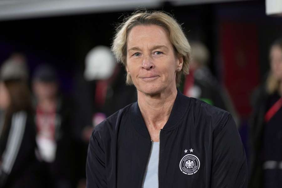 Martina Voss-Tecklenburg wird auch weiterhin die deutsche Fraußenfußball-Nationalmannschaft betreuen.