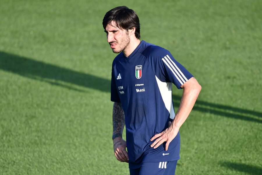 Sandro Tonali op het trainingsveld bij Italië